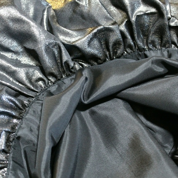 Carmen Marc Valvo Silver Bubble Hem Dress - Picture 4 of 8